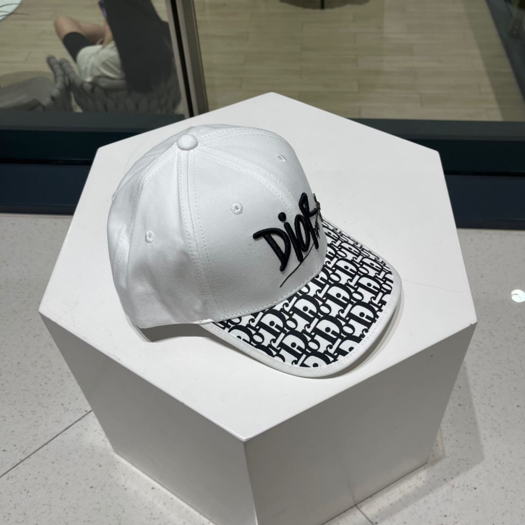 Christian Dior Caps